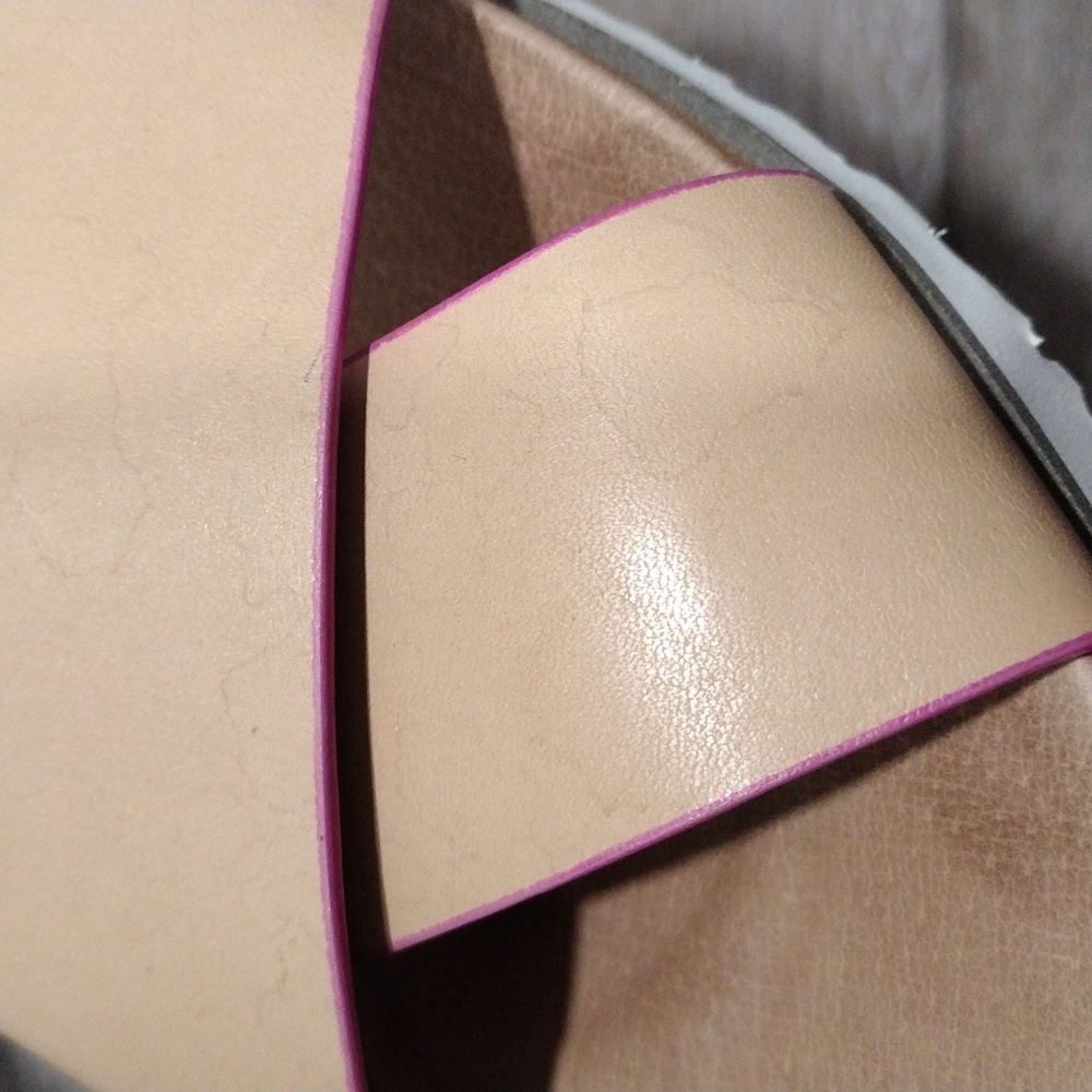 UGG womens light tan leather sandals with purple trim. Size 9 - Picture 11 of 14